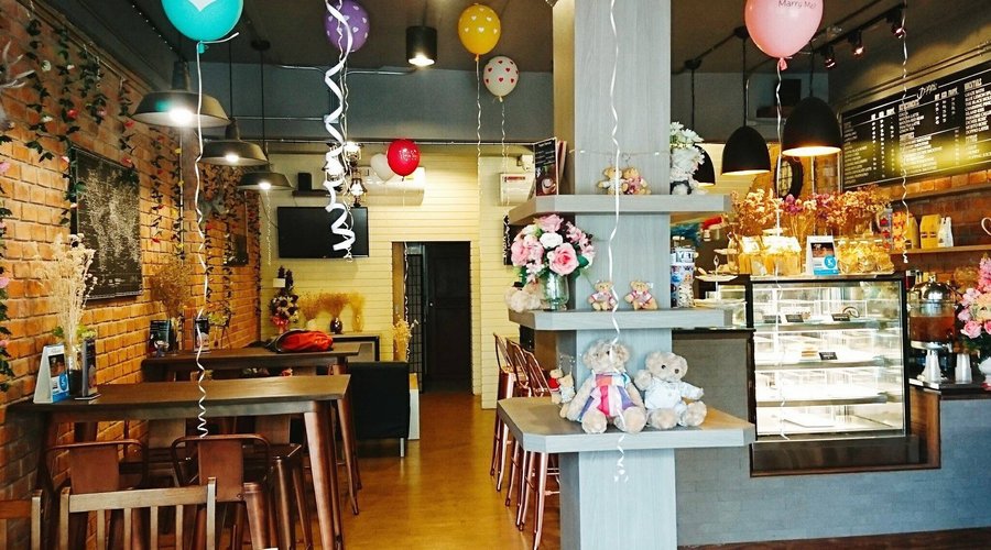 Doppio Cafe and Bistro