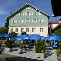 Traumhafter Biergarten mit 80 Sitzplätzen