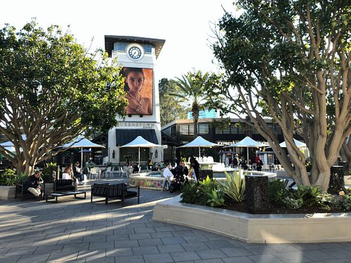 Fashion Valley Mall has a LOT of great shopping and dining, and the Ha