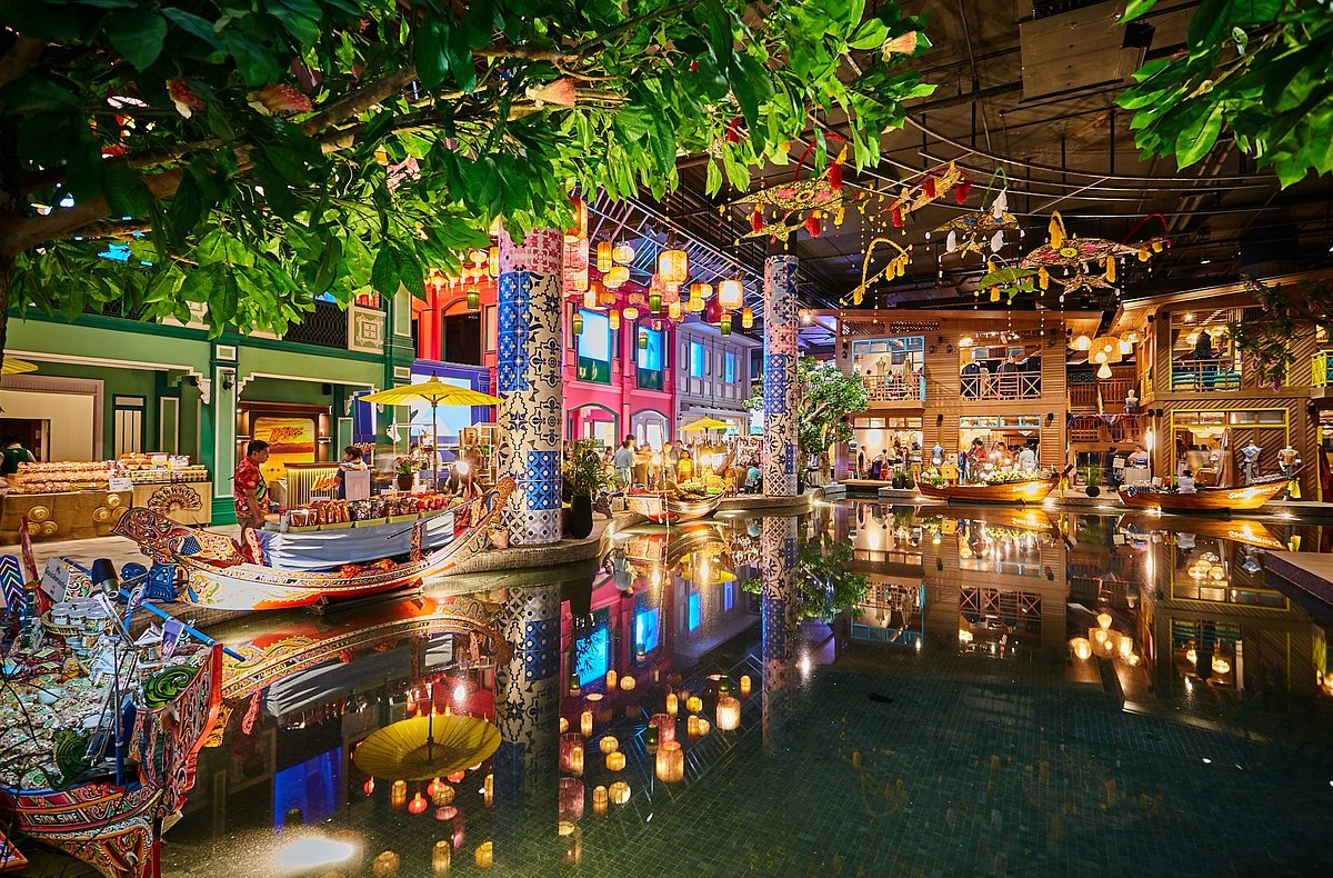 Bangkok2tour - Man-made Floating Market in Icon Siam, the latest shopping  mall in Bangkok.