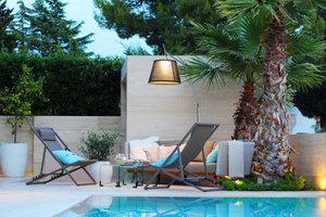 Pool & Beach