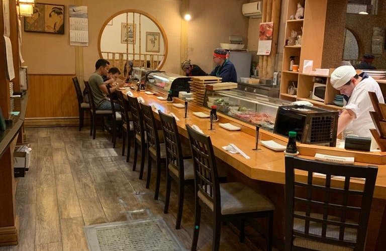 Linda barra de sushi