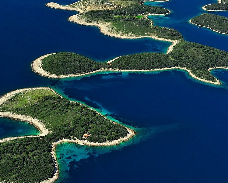 Pakleni Islands image