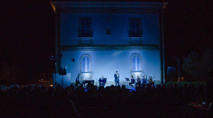 Il Casino organizza periodicamente eventi culturali (concerti, spettacoli teatrali, presentazioni libri ecc..)