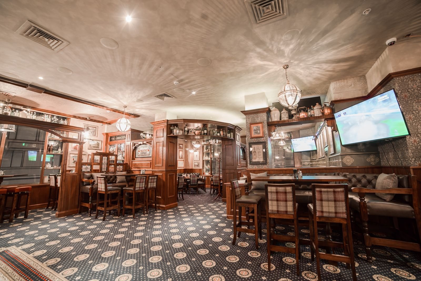 Pubs to eat near me discount