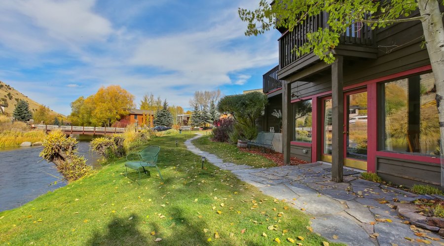 Lawn view of Inn on the Creek looking North