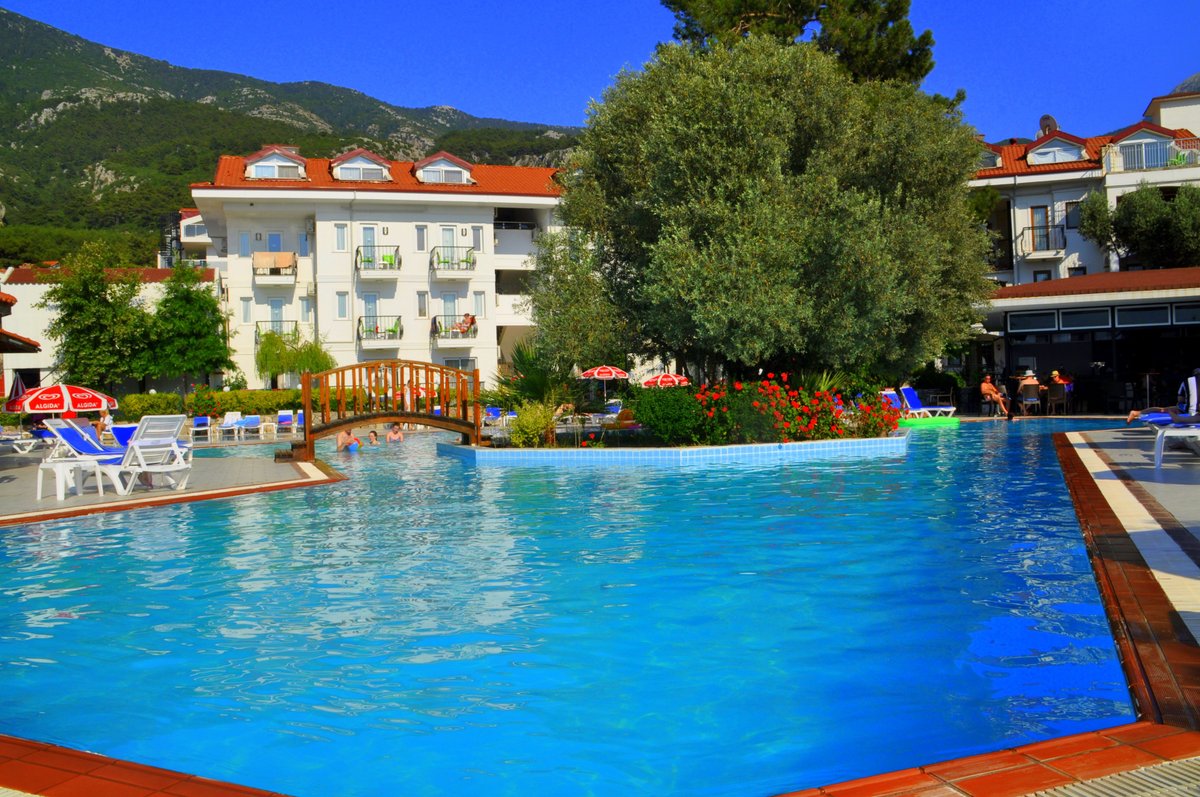 Sunshine Holiday Resort Pool: Pictures & Reviews - Tripadvisor