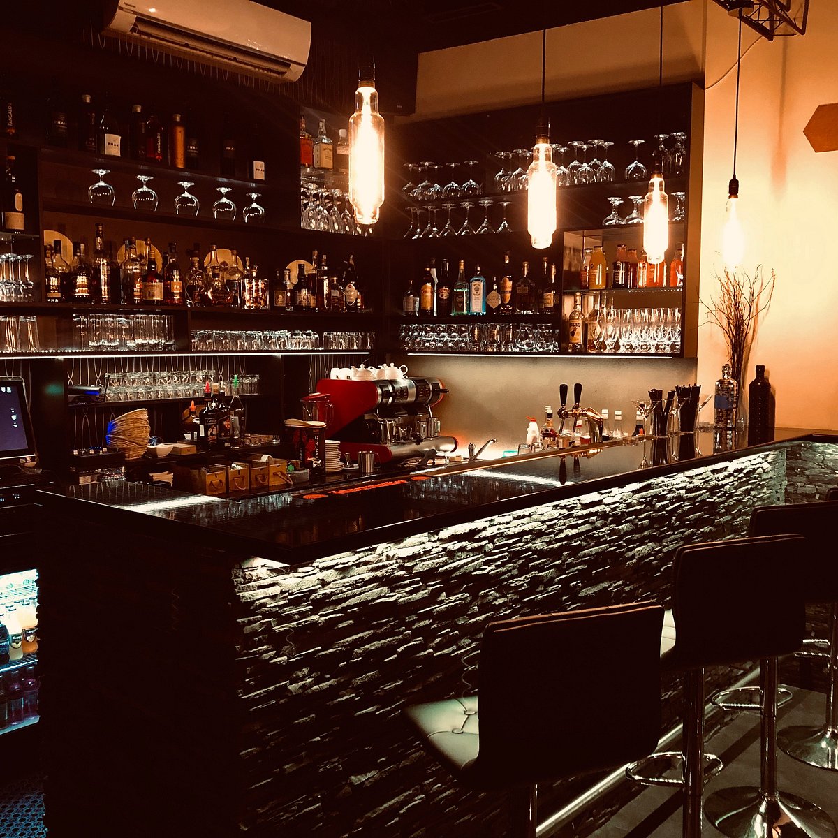 Hive Bar, Прага: лучшие советы перед посещением - Tripadvisor