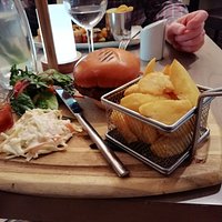 venison burger with hand cut chips
