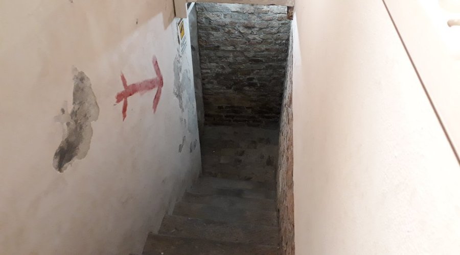 Dovevamo fuggire da una prigione medievale in un'ora. Ma abbiamo fallito,e siamo stati giustiziati!
