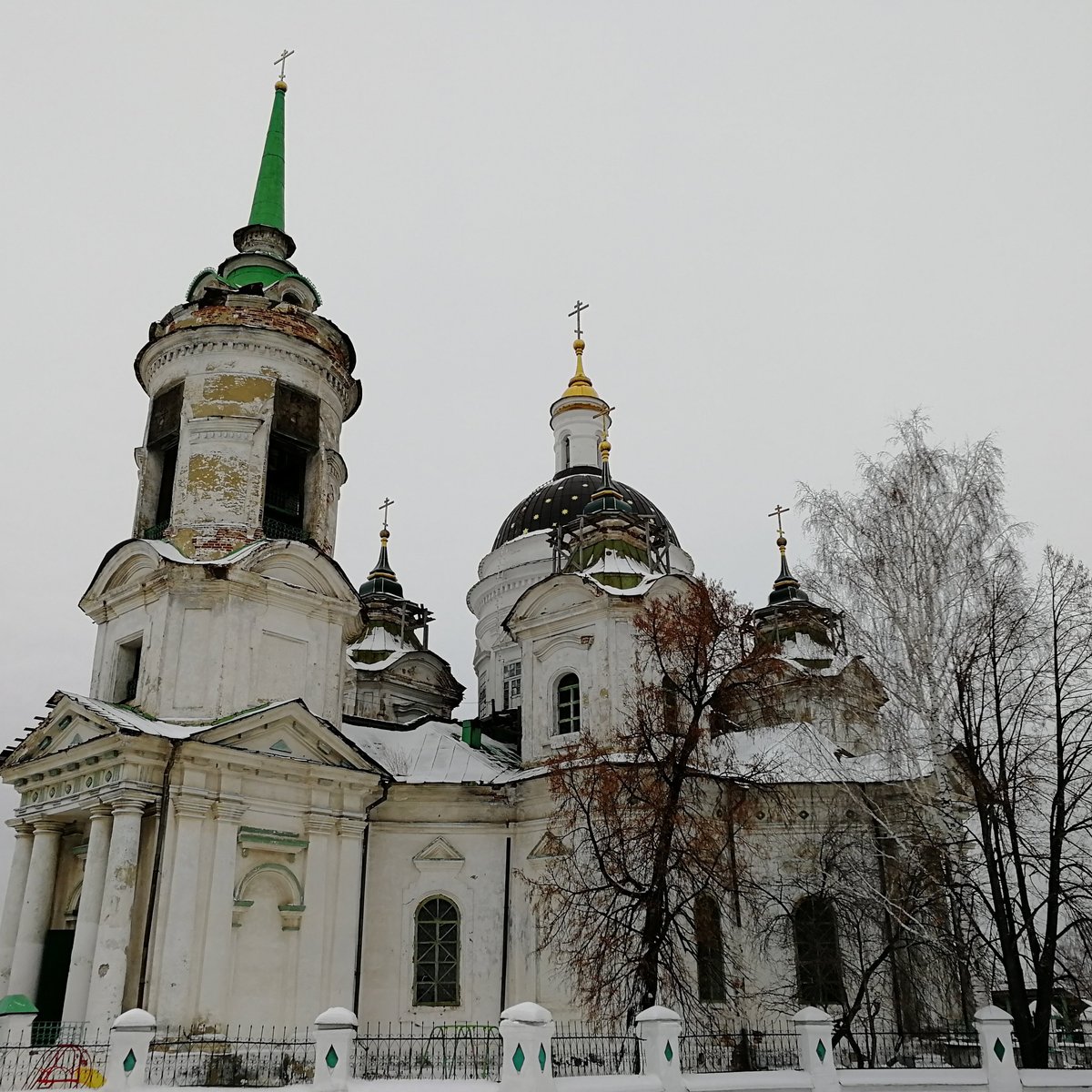 Поднять в церкви с пола