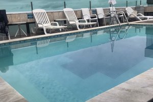 Piscina y playa
