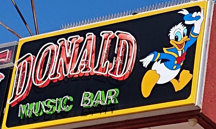 Imagen 2 de Donalds Karaoke Fun Pub