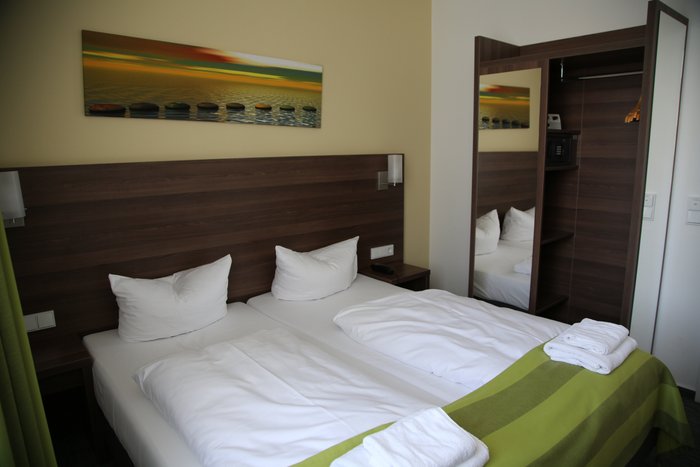 Goethe Hotel Rooms: Pictures & Reviews - Tripadvisor