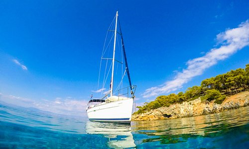 Enjoy a gorgeous 2-day sailing escape in Athens! Join us on board and enjoy a fantastic 2-day sailing adventure in the crystal clear waters of the Saronic Gulf!  Are you planning on visiting Athens and don’t have the time to go on a weekly sailing tour, but you still want to explore those secret island beaches, accessible only by boat? Then join us on board and enjoy a fantastic 2-day sailing adventure in the crystal clear waters of the Saronic Gulf.