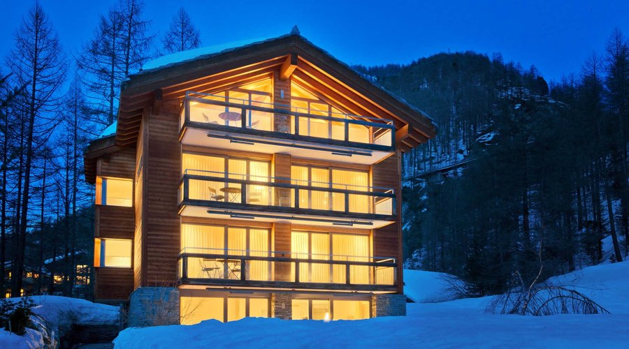 Chalet and surroundings