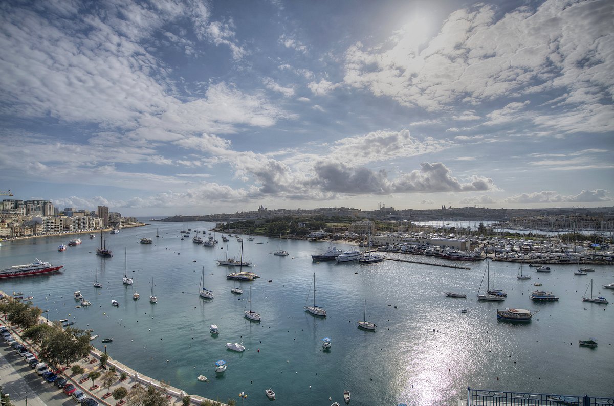 The Waterfront Hotel, hotell i Malta