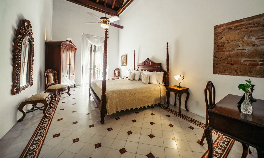 The Viceroy Suite with balcony.