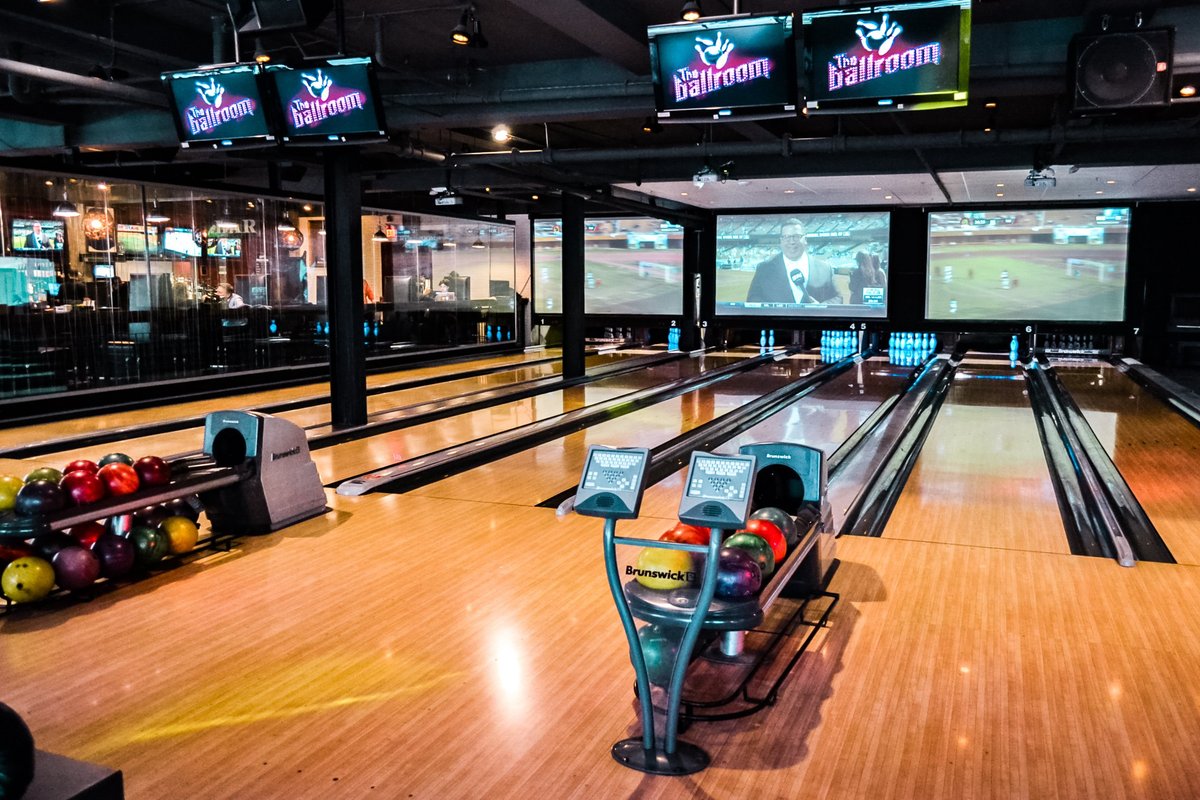 Downtown Dallas has a new spot to go bowling and play ping-pong, but it's  pricey