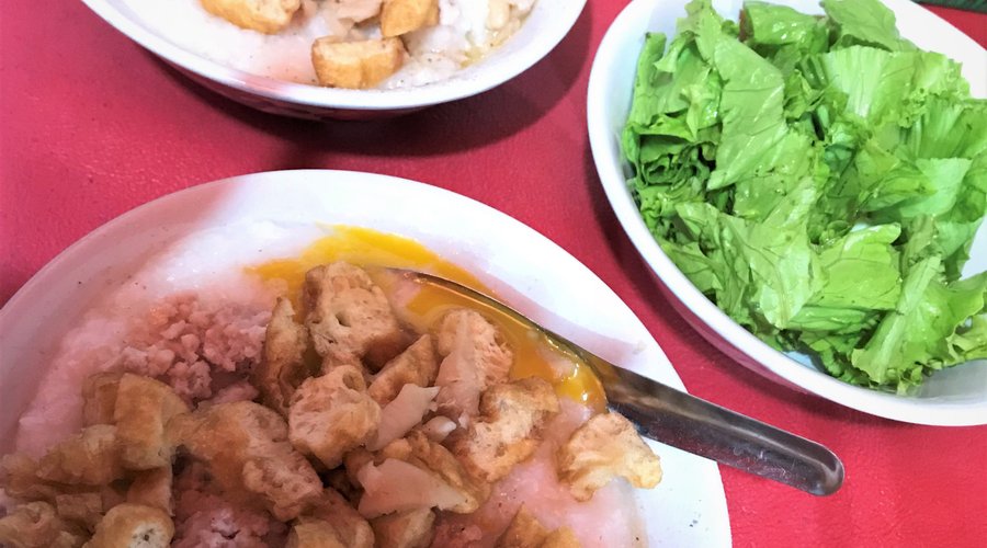 Bubur Ayam dan Telur Ayam Kampung 