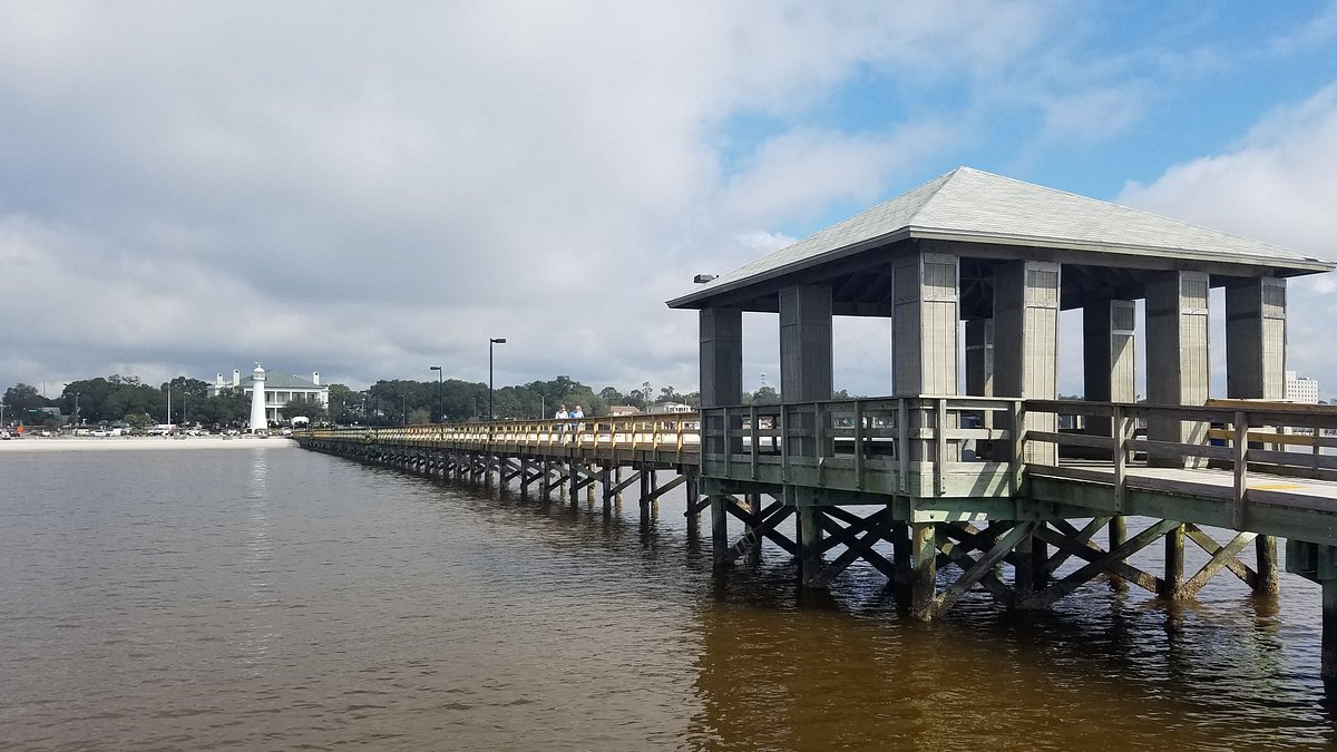 Lighthouse Fishing Pier Decor Piece