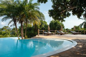 Pool & Beach