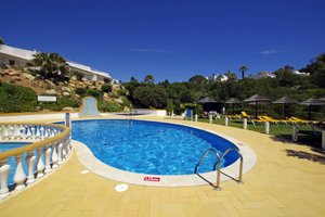 Pool & Beach