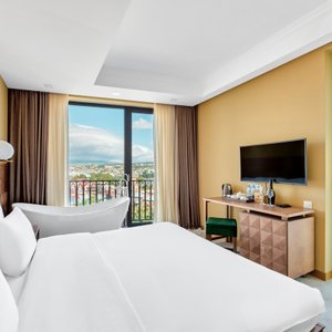 Amante Amor - our honeymoon suite, with a bathtub in the bedroom.
