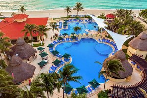Piscina y playa