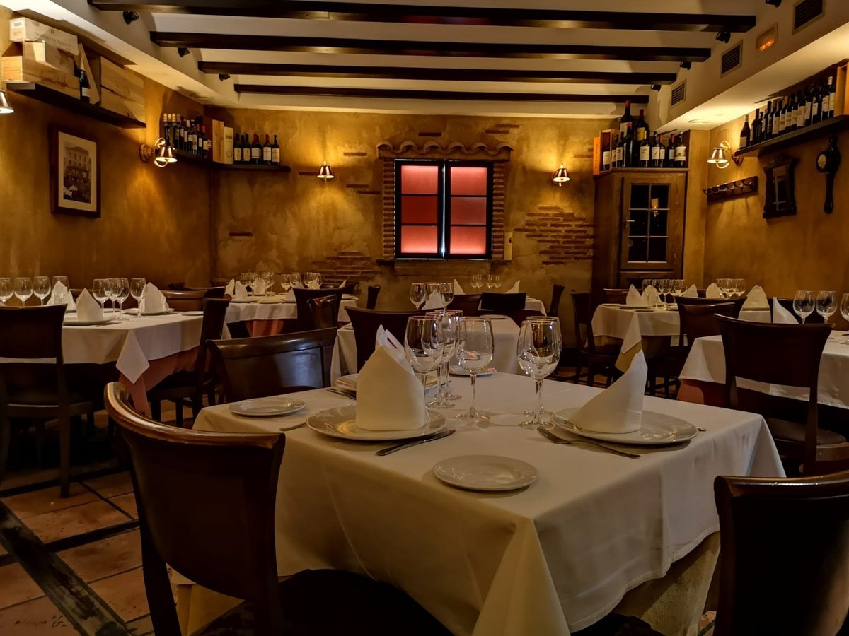 Hosteria Casa Vallejo Restaurant: Pictures & Reviews - Tripadvisor