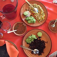 Escamoles y Chinicuiles endémicos Mineral de Pozos receta originad de Doña Rosa