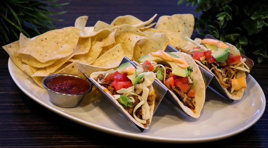 Dos Arboles Restaurant & Cantina
