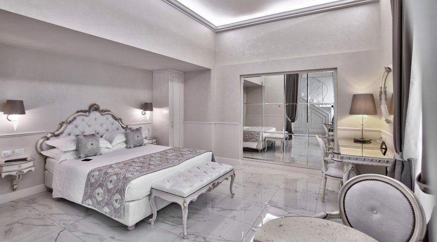 Suite Deluxe Sauna & Jacuzzi