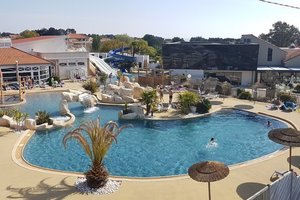 Pool und Strand
