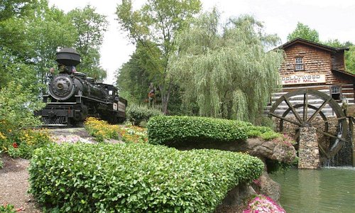 The Dollywood Express and the Grist Mill, home of the world-famous cinnamon bread, are two of Dollywood's favorite attractions. 
