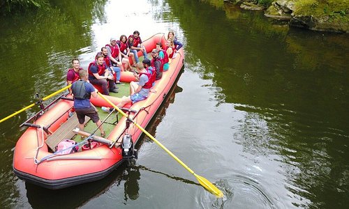 Come join Shropshire Raft Tours on the river Severn. Scenic float tours, canoe hire, kayak hire, mini-raft hire, mega sup hire and cycle hire. Call 01952 427 150.