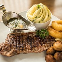 21 day matured Irish 10oz Sirloin with all the trimmings.