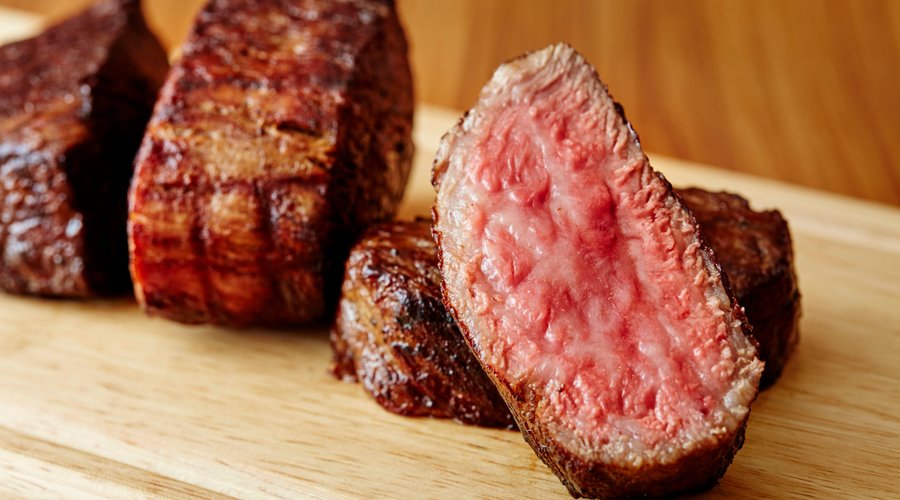 塊肉の焼き上がり
熟成されたお肉の旨味をご堪能ください