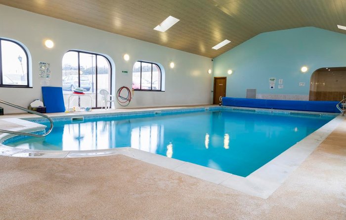 Llety Cynin Pool: Pictures & Reviews - Tripadvisor