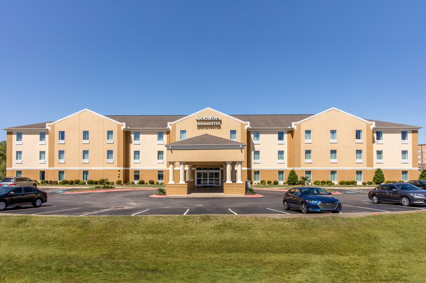 COMFORT INN & SUITES BRYANT - BENTON - Updated 2024 Prices & Hotel ...