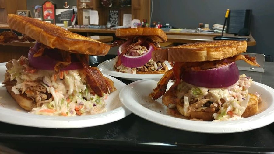 Yankee Stacker your choice of meat topped with fresh cold slaw, and red onion, on your choice of bread.