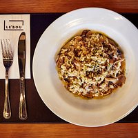 Risoto de cogumelos, tuille de parma e parmesão