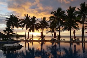 Pool & Beach