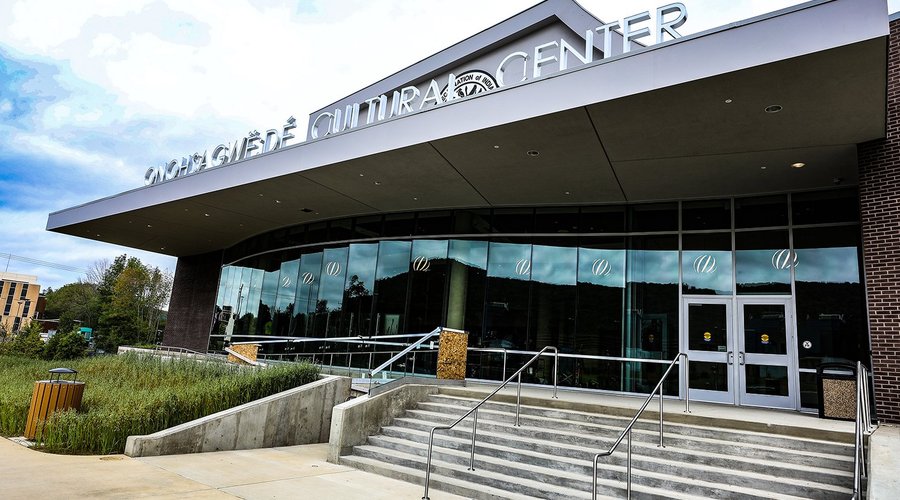 Onöhsagwë:de’ Cultural Center