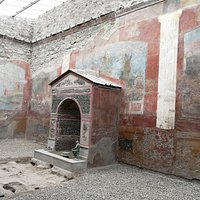 Scavi archeologici di Pompei, la Casa della Fontana Piccola.