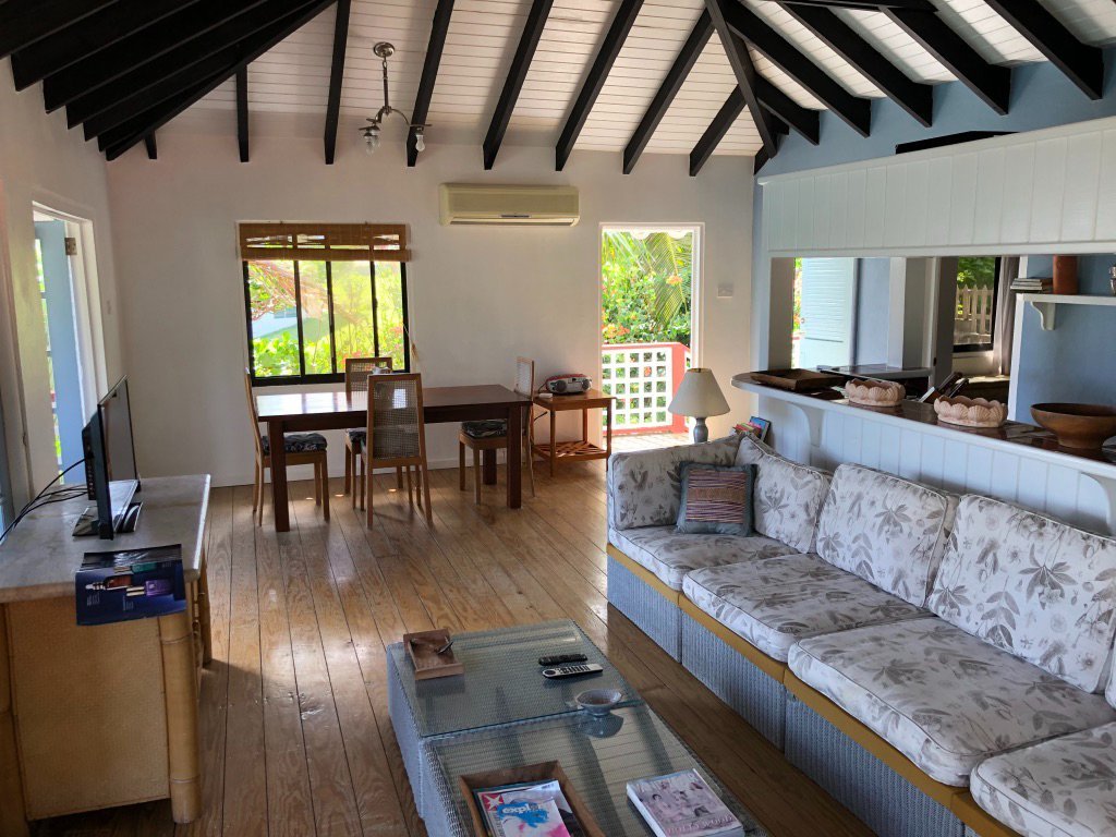 BEQUIA BEACHFRONT VILLAS - Prices & Hotel Reviews (Friendship)