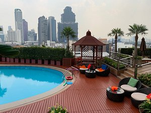 Centre Point Hotel Silom in Bangkok, image may contain: City, Urban, Cityscape, Pool