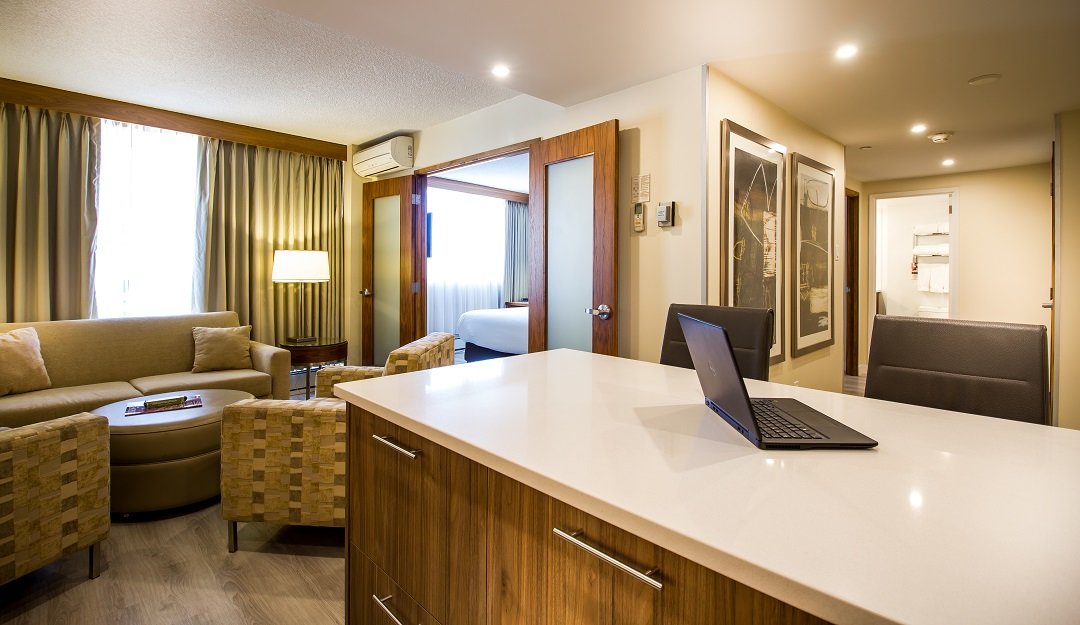 INTERNATIONAL HOTEL CALGARY Prices Reviews Alberta   Premium Two Bedroom Suites 