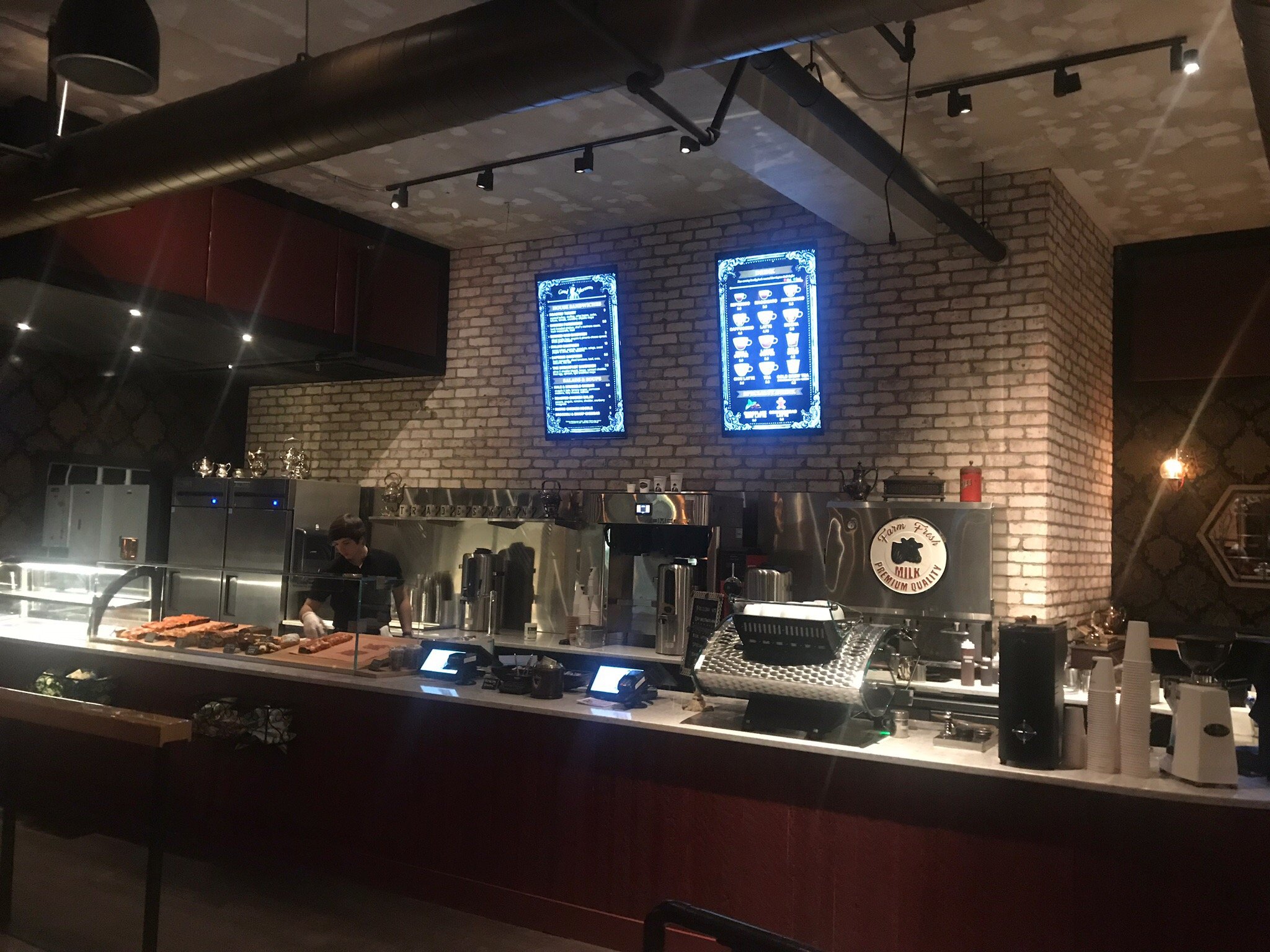 TRADESMAN COFFEE SHOP AND LOUNGE, Boston - Downtown - Restaurant ...