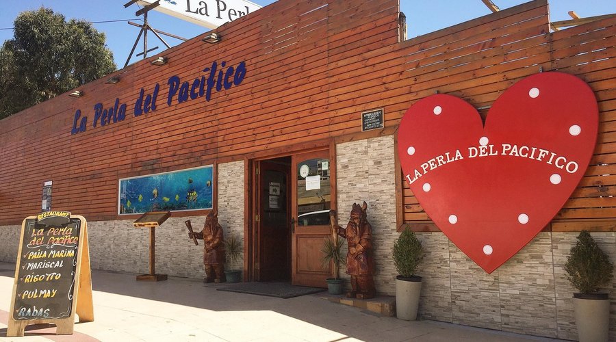 Frontis del restaurante la Perla del Pacífico